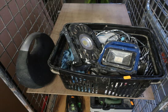 Lamper, ledninger, værktøj m.m.