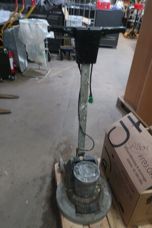 Gulvpoleringsmaskine NUMATIC NMD 1000S med tilbehør