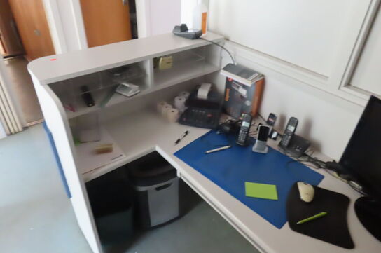 Receptionsdisk ink. Reol & indhold