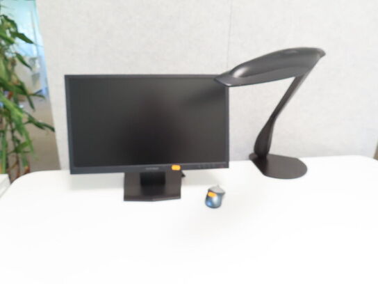 24" monitor, LENOVO LT2423WC, mus og bordlampe