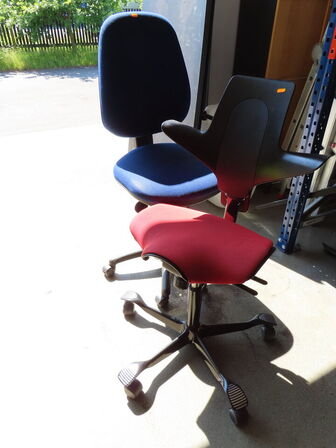 2 stk. kontorstole, 1 x HÅG CAPISCO og 1 x ukendt mærke