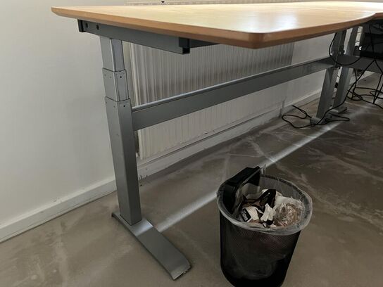 Cube, hjørne hæve/sænke bord