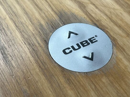 Cube, hjørne hæve/sænke bord