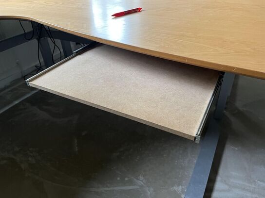 Cube, hjørne hæve/sænke bord