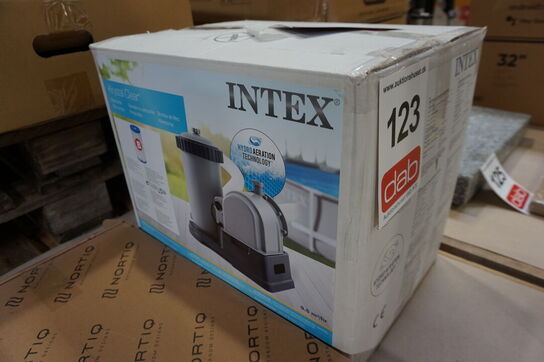 Intex Krystal Clear filterpumpe til pools - 9463 liter i timen 