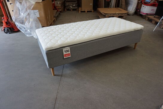 Huma Nordic boxmadrasseng 90x200 cm m. Latex top & træben 