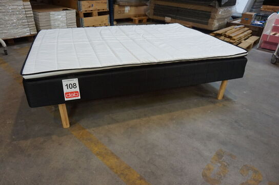 Huma Premium Boxseng med ben og topmadras 140x200 cm