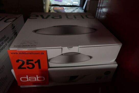 Eva Trio Recycled Rustfrit Stål wok med keramisk belægning Ø32 cm med låg