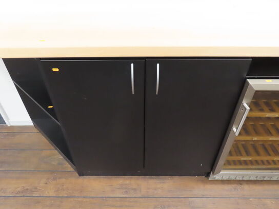 Skabe med bordplade 310x55 cm (vinkøleskab medfølger ikke)