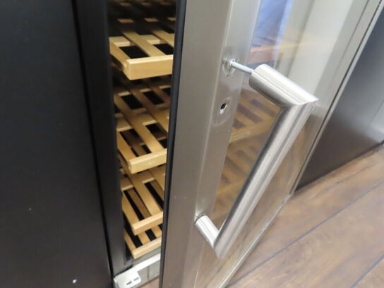 Vinkøleskab VIBOCOLD TFW 160s (bemærk løst håndtag - se billed)