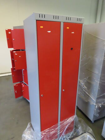 Stålskab med 2 låger