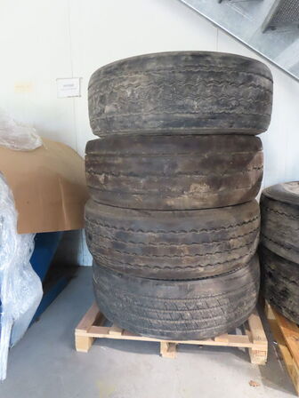 3-akslet køletrailer med Carrier Maxima 1200, inkl. div dæk og hjul