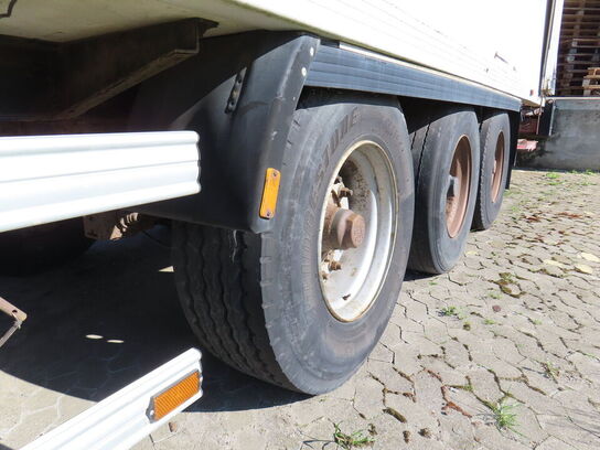 3-akslet køletrailer med Carrier Maxima 1200, inkl. div dæk og hjul