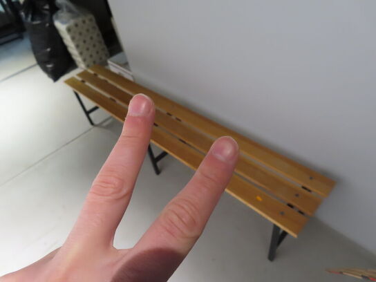 Bænk fra omklædningsrum