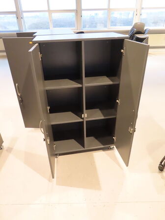 Kontorskab (78x42x127cm.)