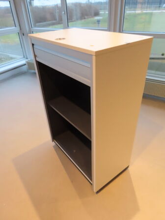 Jalousiskab med aluminiumslåge