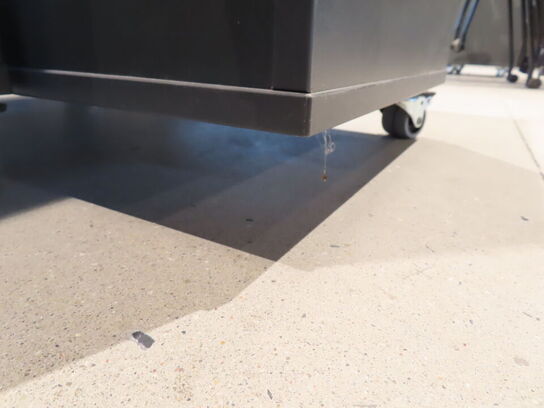 Kontorskab (78x42x127cm.)