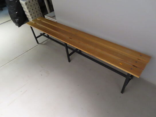 Bænk fra omklædningsrum