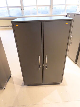 Kontorskab (78x42x127cm.)