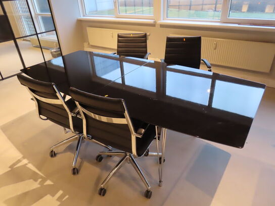 Konferencebord med 4 stole