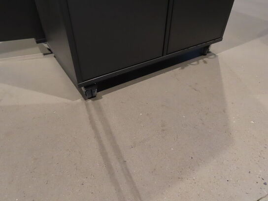 Kontorskab (78x42x127cm.)