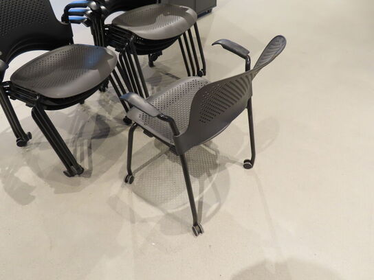 8 stk. Stabelbare stole på hjul. HERMAN MILLER