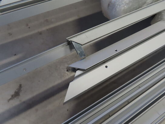 Palle med 8 stk cykelophæng  SPECIALIZED, og Matrixrammer i forsellige str.