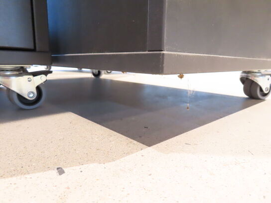 Kontorskab (78x42x127cm.)