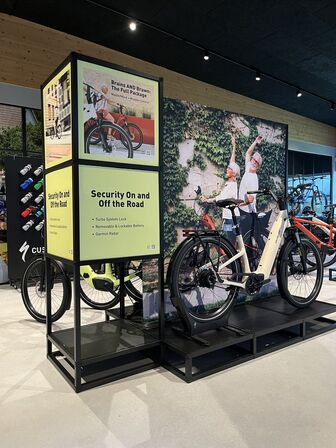 Butiksinventar fra SPECIALIZED