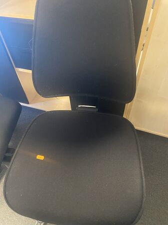 Tre kontorstole, assorterede