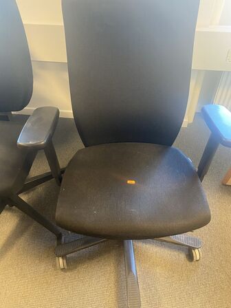 Fire kontorstole, assorterede 