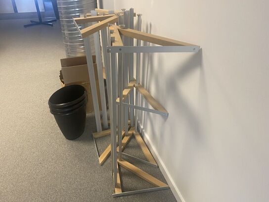 Tre hattehylder inkl. bøjler