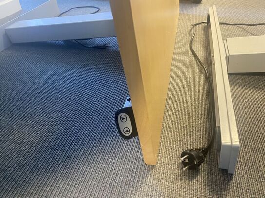 Tre hæve/sænkeborde, assorterede