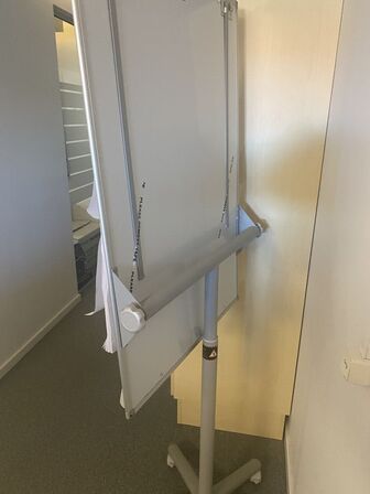 Whiteboard på stativ 