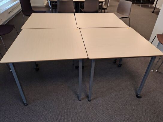 Fire mødeborde med hjul