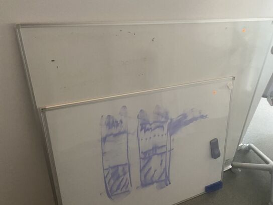 Tre whiteboards, assorterede