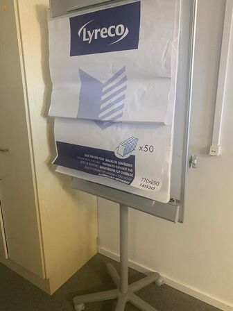 Whiteboard på stativ 