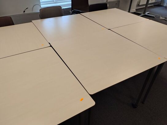 Seks mødeborde med hjul