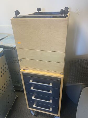 To skuffemoduler assorterede