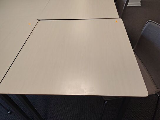 Fire mødeborde med hjul