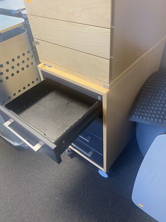 To skuffemoduler assorterede