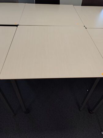 Fire mødeborde med hjul