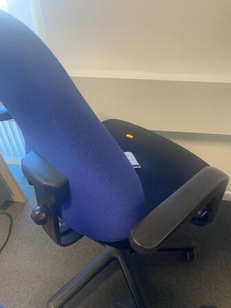 Fire kontorstole, assorterede 