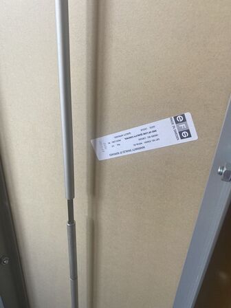 Tre hæve/sænkeborde, assorterede