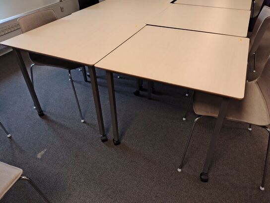 Fire mødeborde med hjul