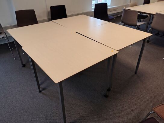 Fire mødeborde med hjul