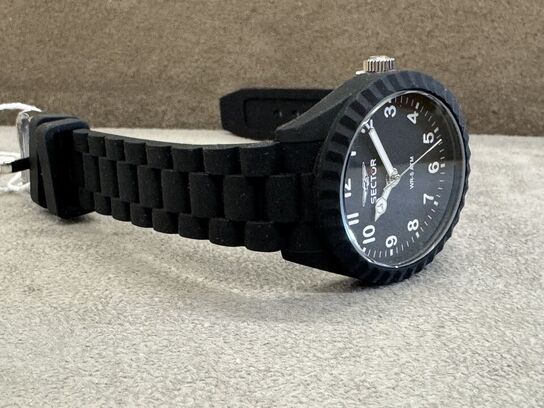 Armbåndsur  SECTOR DIVER 36 MM 3H BLK DIAL BLACK SILICON ST
