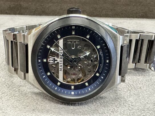 Armbåndsur  MASERATI Triconic Automatic Watch Blue 40 mm Mineral crystal