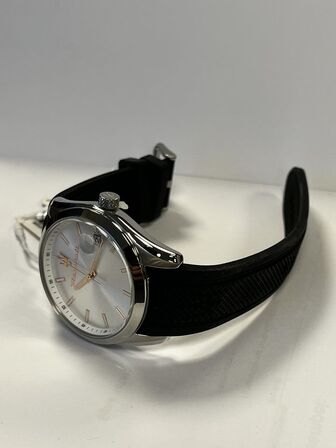 Armbåndsur  MASERATI ATTRAZIONE 43 MM 3H W/SILVER DIAL BLK ST