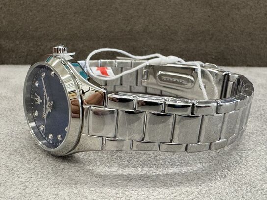 Armbåndsur  MASERATI ATTRAZIONE 30 MM 3H BLUE DIAL SS BR